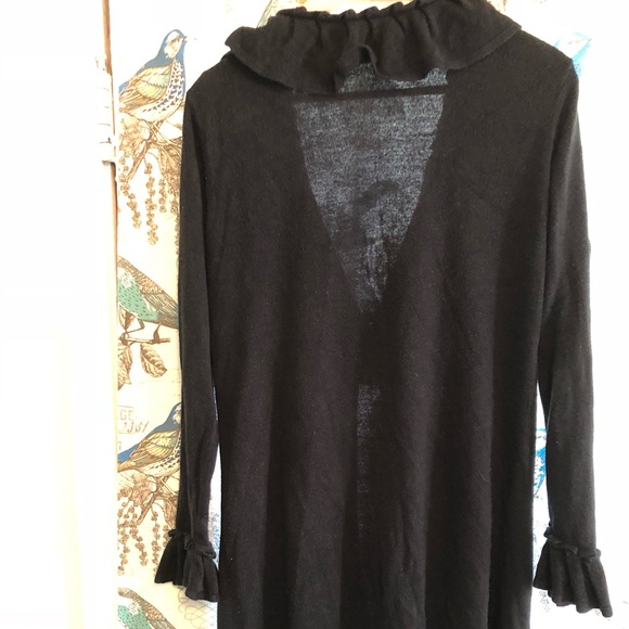 🌬Beautiful Soft Ruffled Cardigan Sweater! - Picture 4 of 4